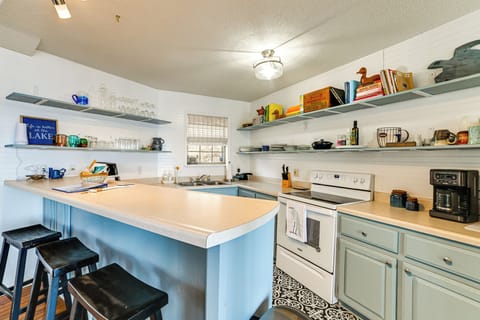 Kitchen | Main Level