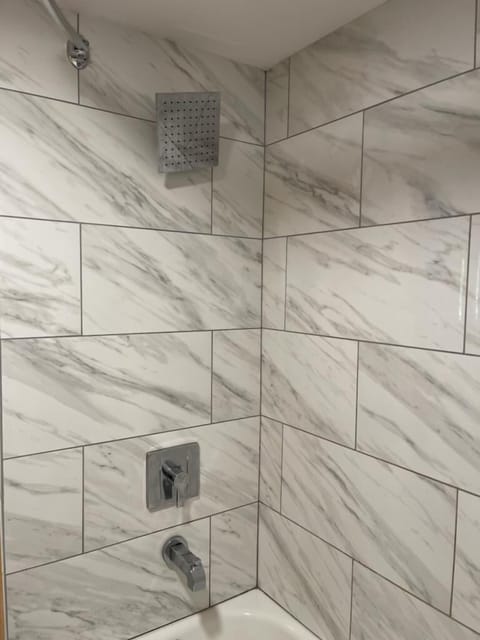 Deluxe Room, 1 King Bed | Desk, laptop workspace, free WiFi, bed sheets