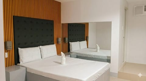 Standard Double Room | Desk, rollaway beds, bed sheets
