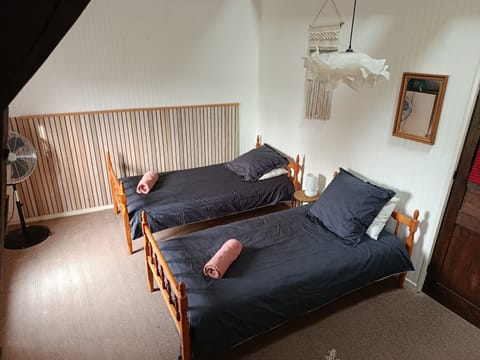 Classic Quadruple Room | Desk, free WiFi