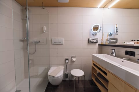 Comfort Double Room, Balcony, Mountain View | Bathroom | Free toiletries, hair dryer, bathrobes, towels