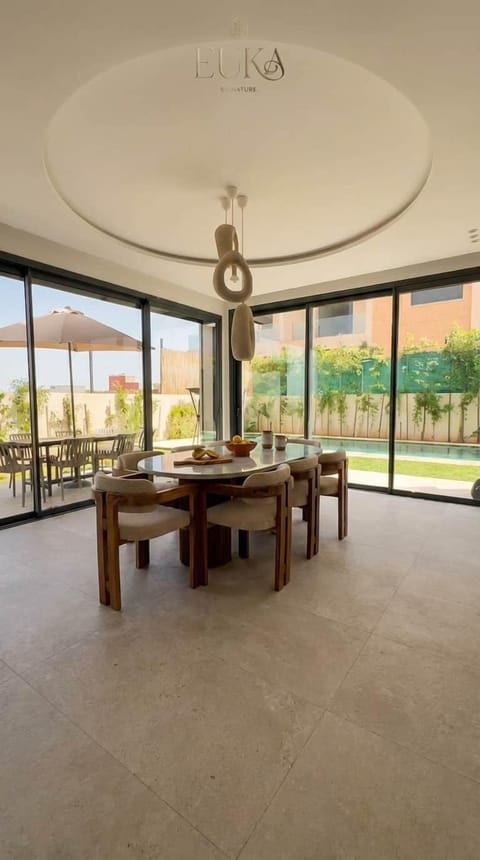 Modern Dining Room With View-5