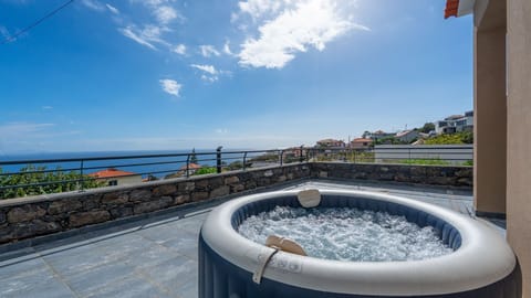 Private jacuzzi, ocean breeze, and total serenity… this is what slow mornings in Madeira feel like. #madeira #casadafazenda #jacuzzi #oceanview