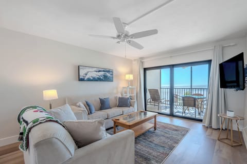 Welcome To Carlos Pointe 515-The Pelican Pad