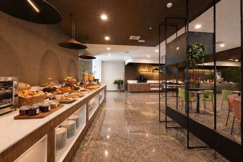 Daily buffet breakfast for a fee