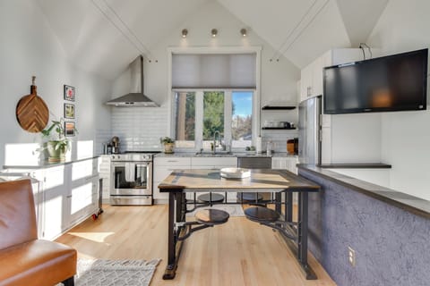 Portland Vacation Rental | 1BR | 1BA | 750 Sq Ft