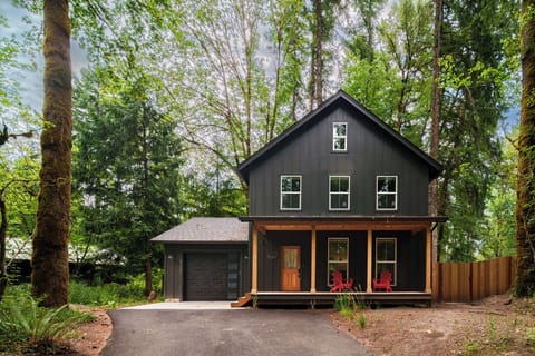 Mt Hood Hideaway Front