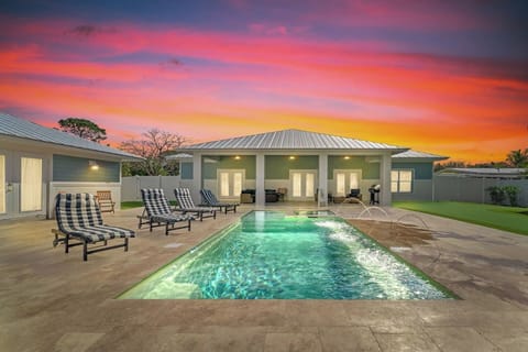 Welcome to Diamond Sands, Jensen Beach's most luxurious Airbnb. This jaw dropping, new construction home completed in 2026 awaits your family for the vacation of a lifetime. There is NOTHING that compares!