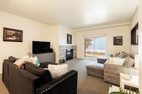 Living room with pull-out sofas