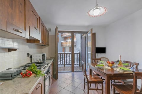 Kitchen and dining area