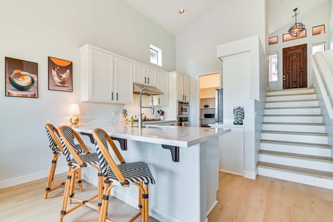 Kitchen | Main Level