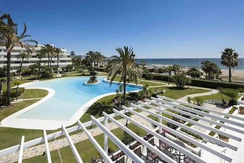 Vista a la piscina, Vista marítima