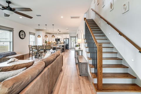 House (5 Bedrooms) | Interior