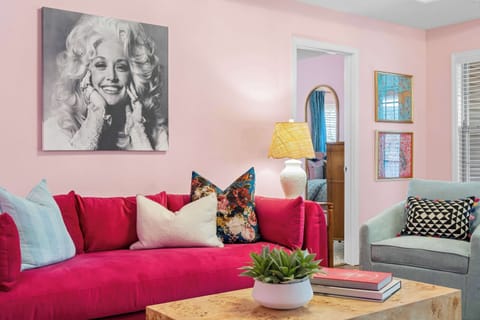 Welcome to Dolly's House!