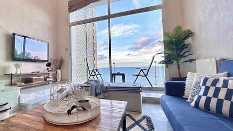 Apartment, 1 Bedroom, Smoking, Terrace | Living room