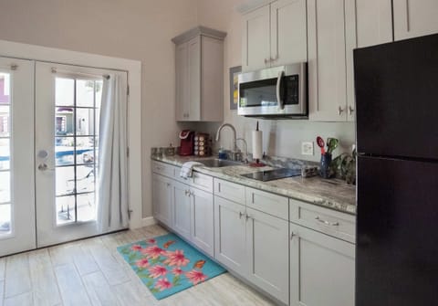 Compact kitchen, unlimited possibilities