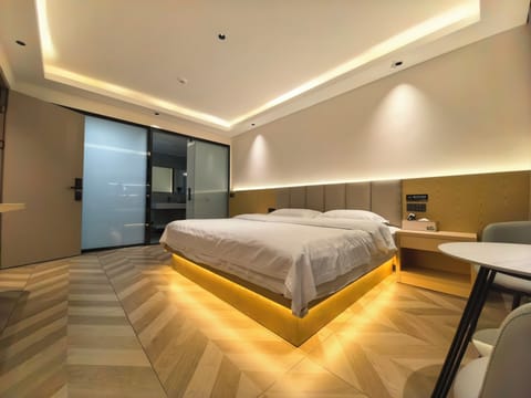 Deluxe Double Room, 1 King Bed, Courtyard View | Desk, laptop workspace, WiFi (free)