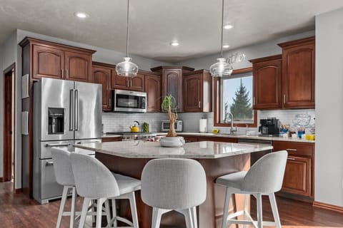 Full size kitchen to whip up a meal for the whole family.