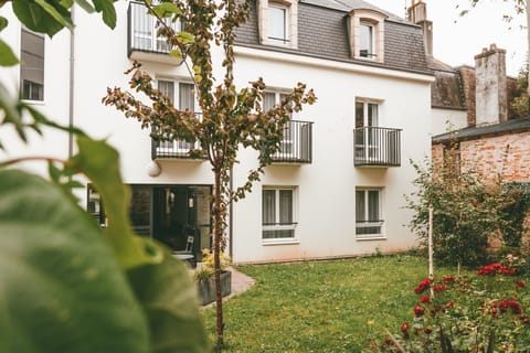 Modern serviced apartments in the heart of Quimper offer a comfortable and convenient city stay.