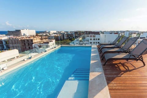 Rooftop pool; ocean views!