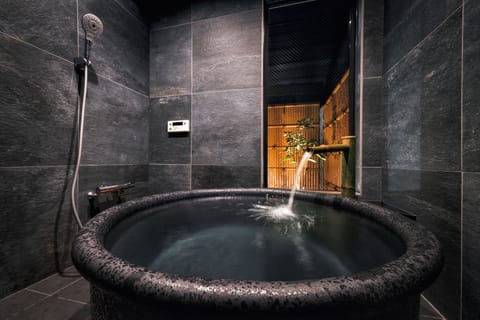 Townhome | Bathroom | Free toiletries, slippers, bidet, shampoo