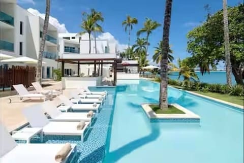 12 outdoor pools