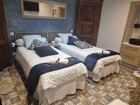 Luxury Double Room, Garden View | In-room safe, soundproofing, iron/ironing board, free WiFi