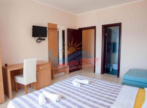 Triple Room (Triple Room) | 9 bedrooms, cribs/infant beds