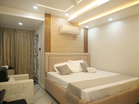 Classic Double Room | Premium bedding, memory foam beds, laptop workspace, WiFi (free)
