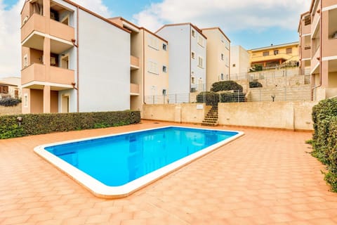 Holiday Home Swimming Pool
