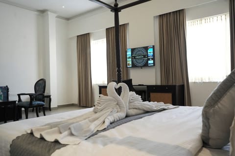 Deluxe Room, Hill View | Laptop workspace, iron/ironing board, free WiFi