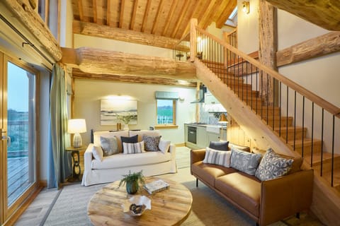 Cabin on the Loch, Stichill - Host & Stay