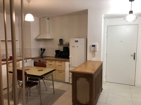 Cuisine, espace repas et entrée