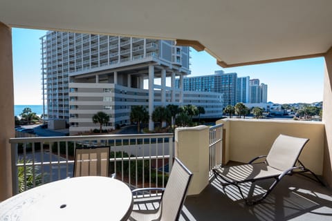 Condo, 3 Bedrooms | Property grounds