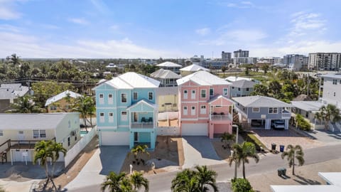 Pink Star and Blue Tides 
