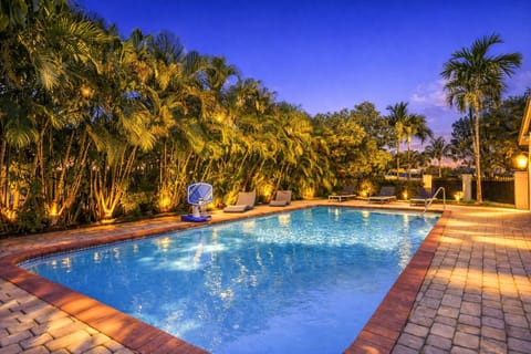 Heated pool* fun for kids with basketball hoop