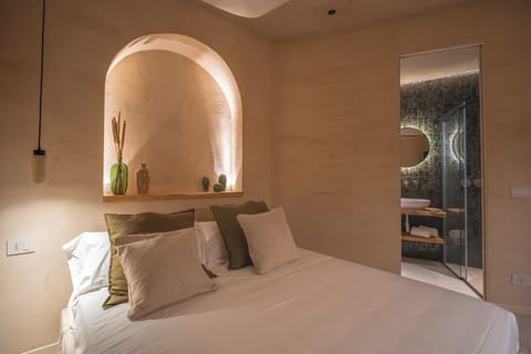 Comfort Double Room, Private Bathroom, City View | Laptop workspace, blackout drapes, soundproofing, free WiFi