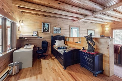 Living Room - Twin Trundle + Piano