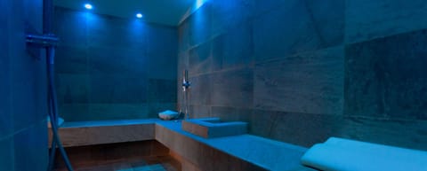 Couples treatment rooms, Turkish bath, body treatments, hydrotherapy