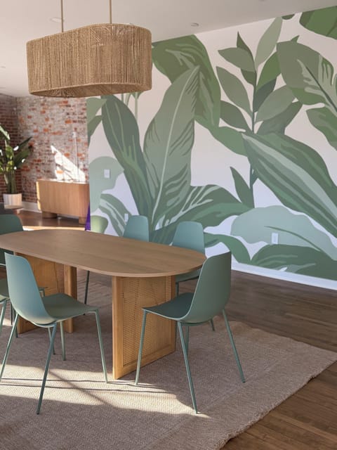 Open floor plan/Dining Area