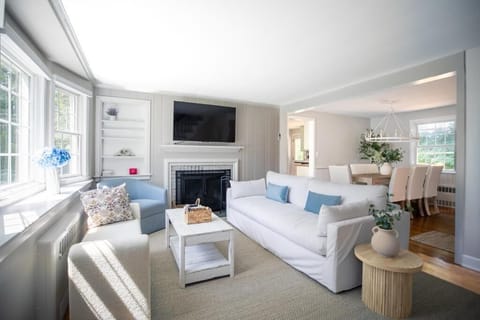 Superior House, Patio, Garden View | Living area | Smart TV, toys, computer monitors