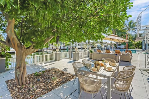 Waterfront private Backyard.