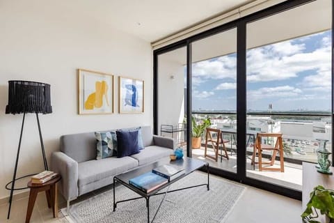 Living room with terrace and lagoon view