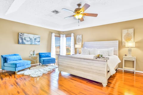 Bedroom #2 - Master Suite - King bed, sitting area, full length mirror, private ensuite, walk in closet & TV