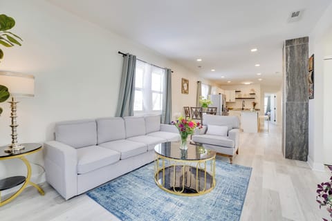 Hamtramck Vacation Rental | 3BR | 2BA | 1,100 Sq Ft