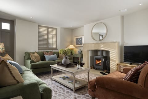 The Fleece House Sitting Room - StayCotswold