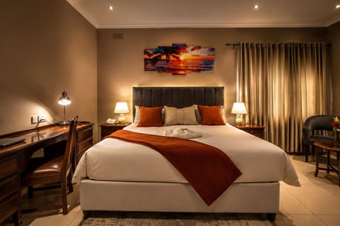 Standard Double Room | Desk, laptop workspace, blackout drapes, free WiFi