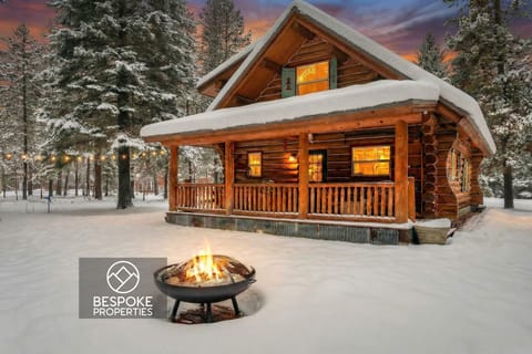 Settle in, let your shoulders drop, and make yourself at home—Alder & Antler is ready for your trail days, lake hours, and long, lantern‑low porch nights