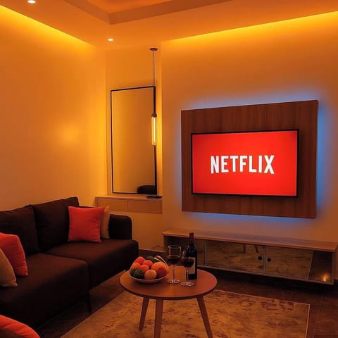 Deluxe Room, Balcony, City View | Interior
