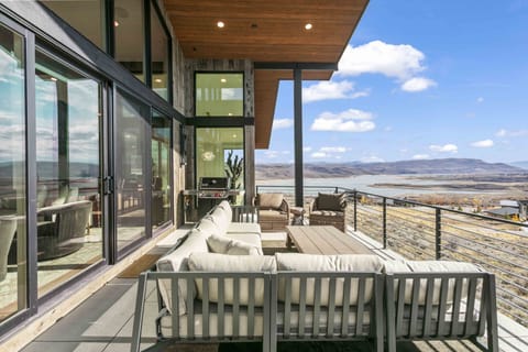 House, 4 Bedrooms | Terrace/patio